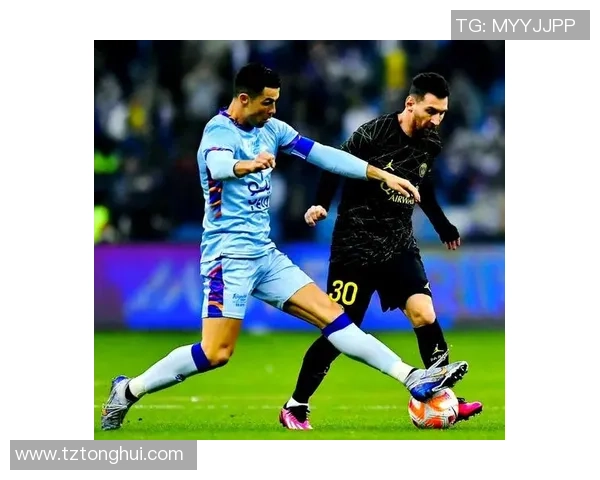 足球明星球员同台竞技展现风采引发全球球迷热议与期待